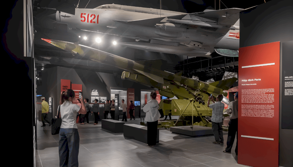 The MiG-21 aircraft number 5121 stands as a symbol of Vietnamese air force heroism (Source: Fanpage Bảo t&agrave;ng Lịch sử Qu&acirc;n sự Việt Nam)